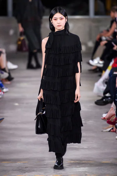 Look 28